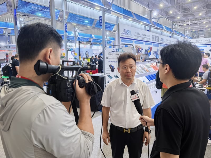 中拓徐總帶隊亮相第 138 屆廣交會！冷彎設(shè)備引全球關(guān)注，接受央視采訪談中國制造出海